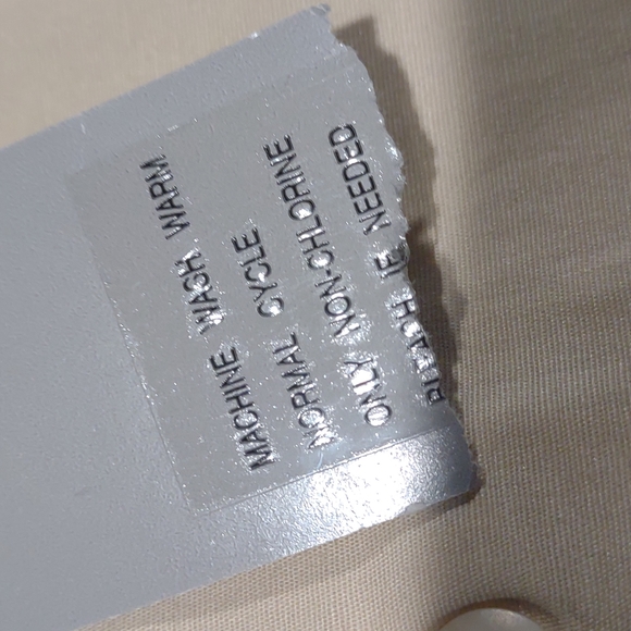 NWT Men Dress Shirt Size XL by Dockers... yellow 🟡 - Picture 6 of 8